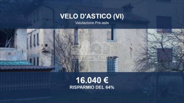 casa indipendente in vendita a Velo d'Astico in zona Lago