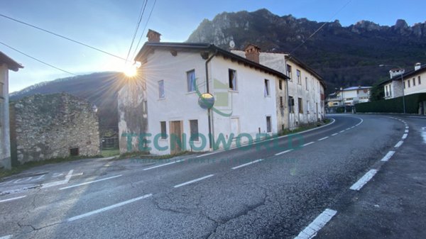 casale in vendita a Velo d'Astico in zona Meda