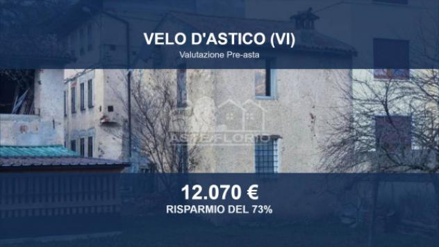 casa indipendente in vendita a Velo d'Astico in zona Lago