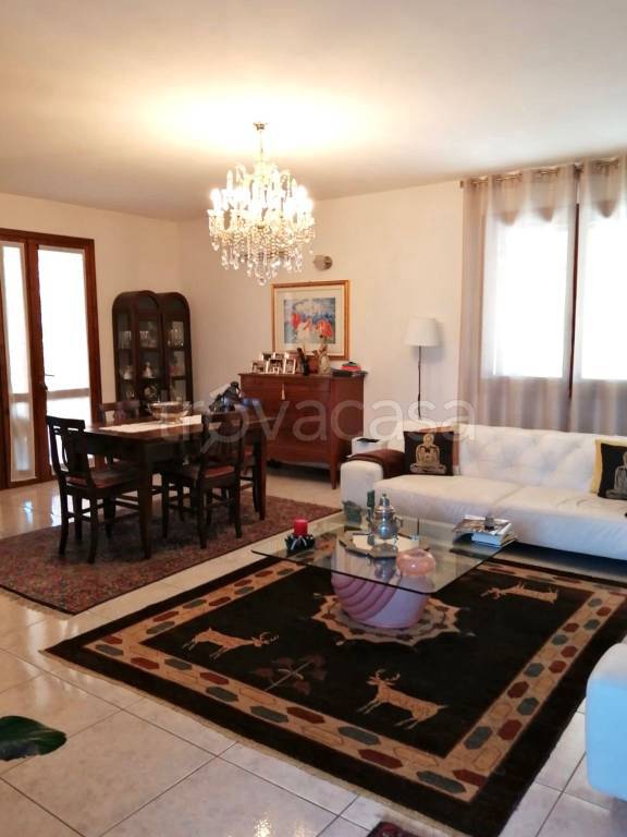casa indipendente in vendita a Vicenza in zona Bertesinella