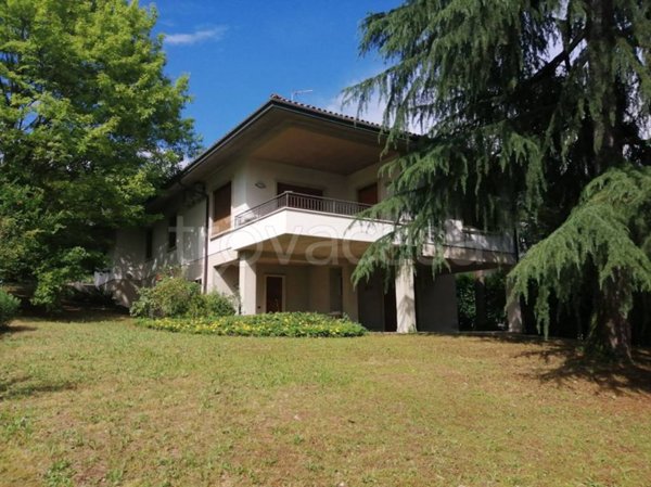 casa indipendente in vendita a Vicenza in zona Riello