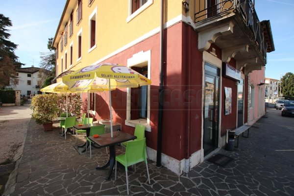 locale commerciale in vendita a Vicenza in zona Debba