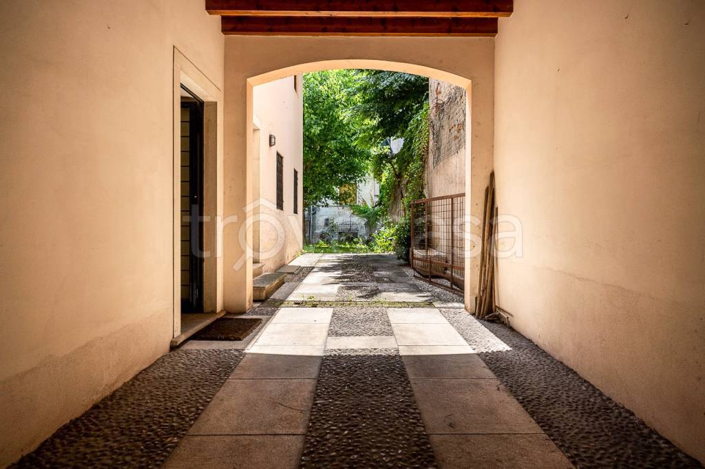 casa indipendente in vendita a Vicenza in zona Centro Storico