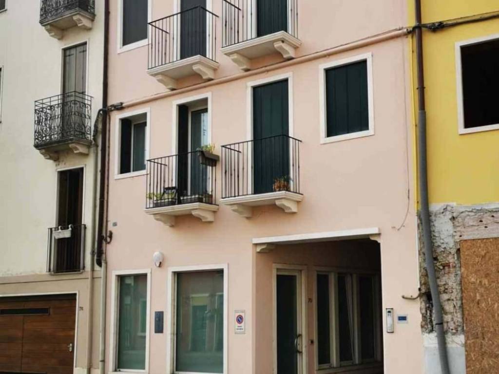 casa semindipendente in vendita a Vicenza in zona Borgo Berga