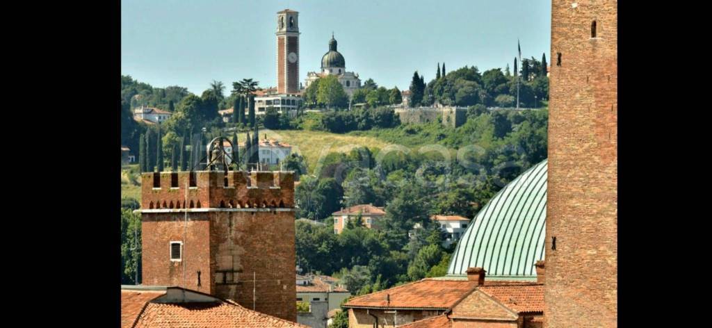 casa indipendente in vendita a Vicenza in zona Centro Storico