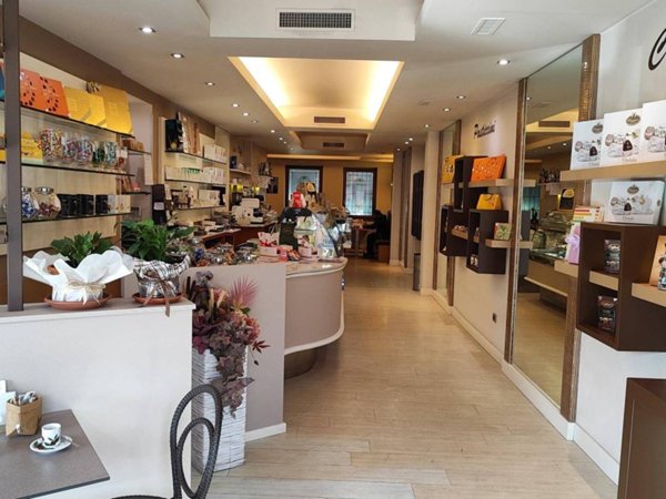 negozio in vendita a Vicenza in zona Saviabona