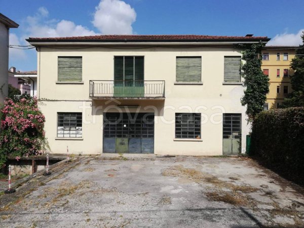 casa indipendente in vendita a Vicenza in zona Pio X