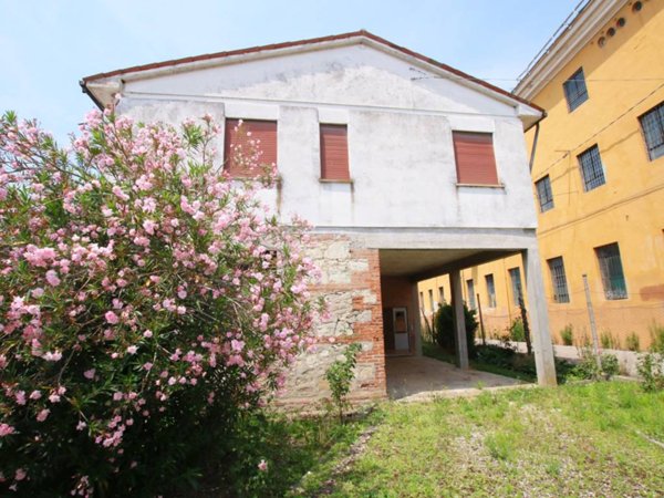 casa indipendente in vendita a Vicenza in zona Centro Storico