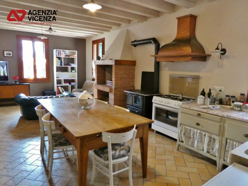 casa indipendente in vendita a Vicenza in zona Anconetta