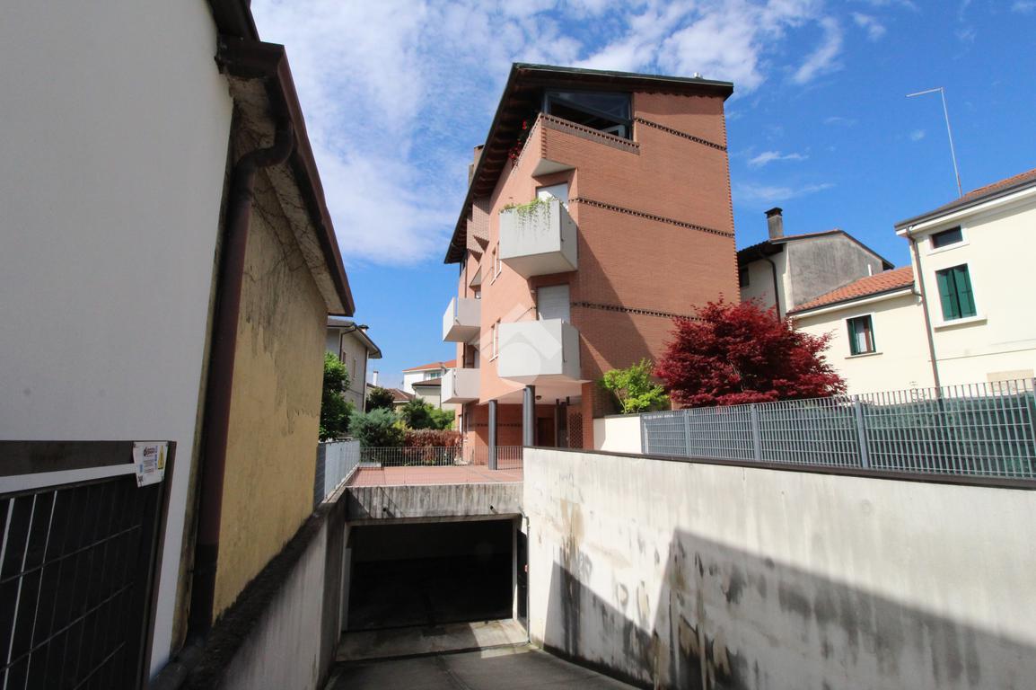 casa indipendente in vendita a Vicenza in zona Borgo Berga