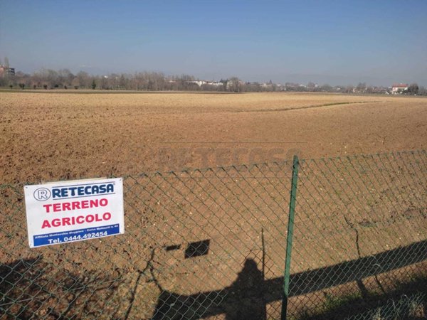 terreno agricolo in vendita a Vicenza in zona Ferrovieri