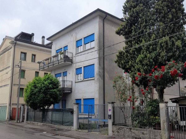 appartamento in vendita a Vicenza in zona Villaggio del Sole