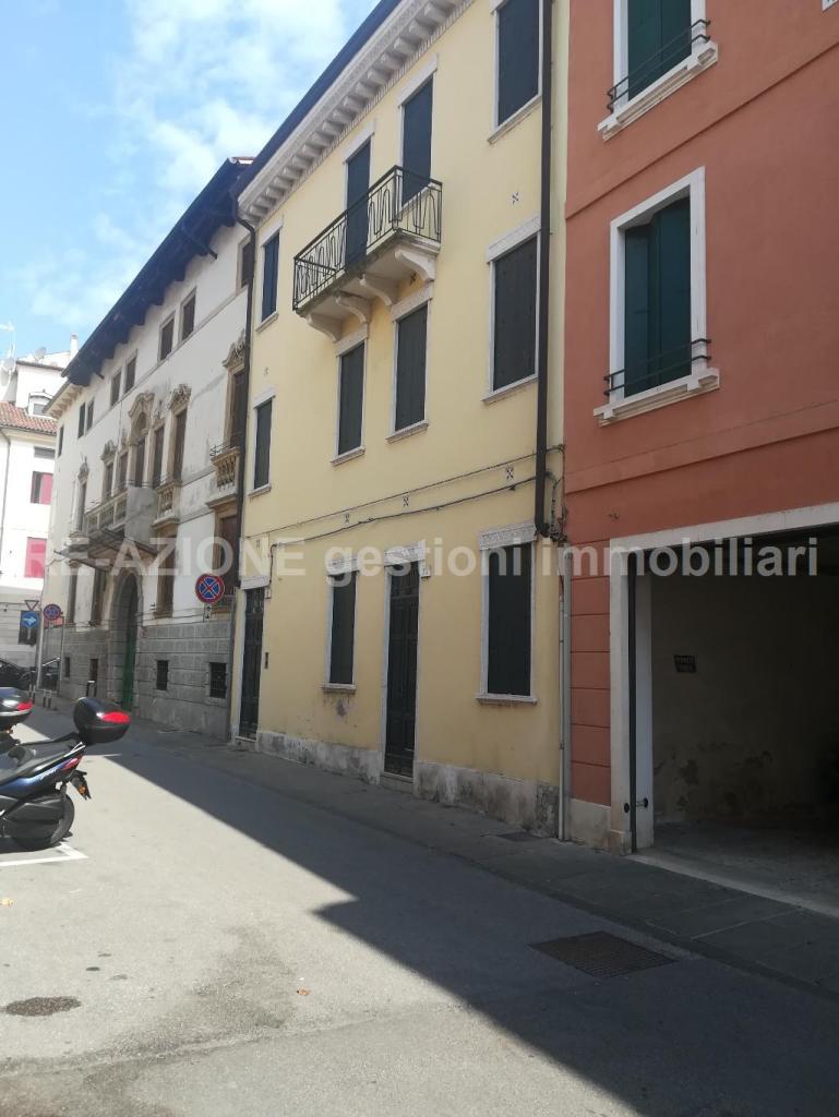 locale commerciale in vendita a Vicenza