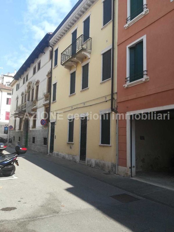 intera palazzina in vendita a Vicenza