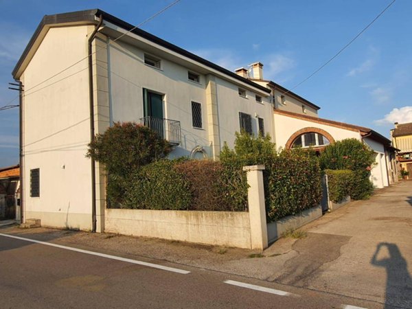 casa indipendente in vendita a Vicenza in zona Centro Storico