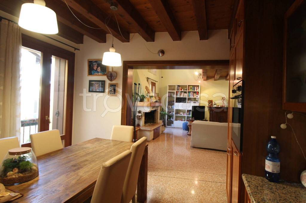 appartamento in vendita a Vicenza in zona Centro Storico