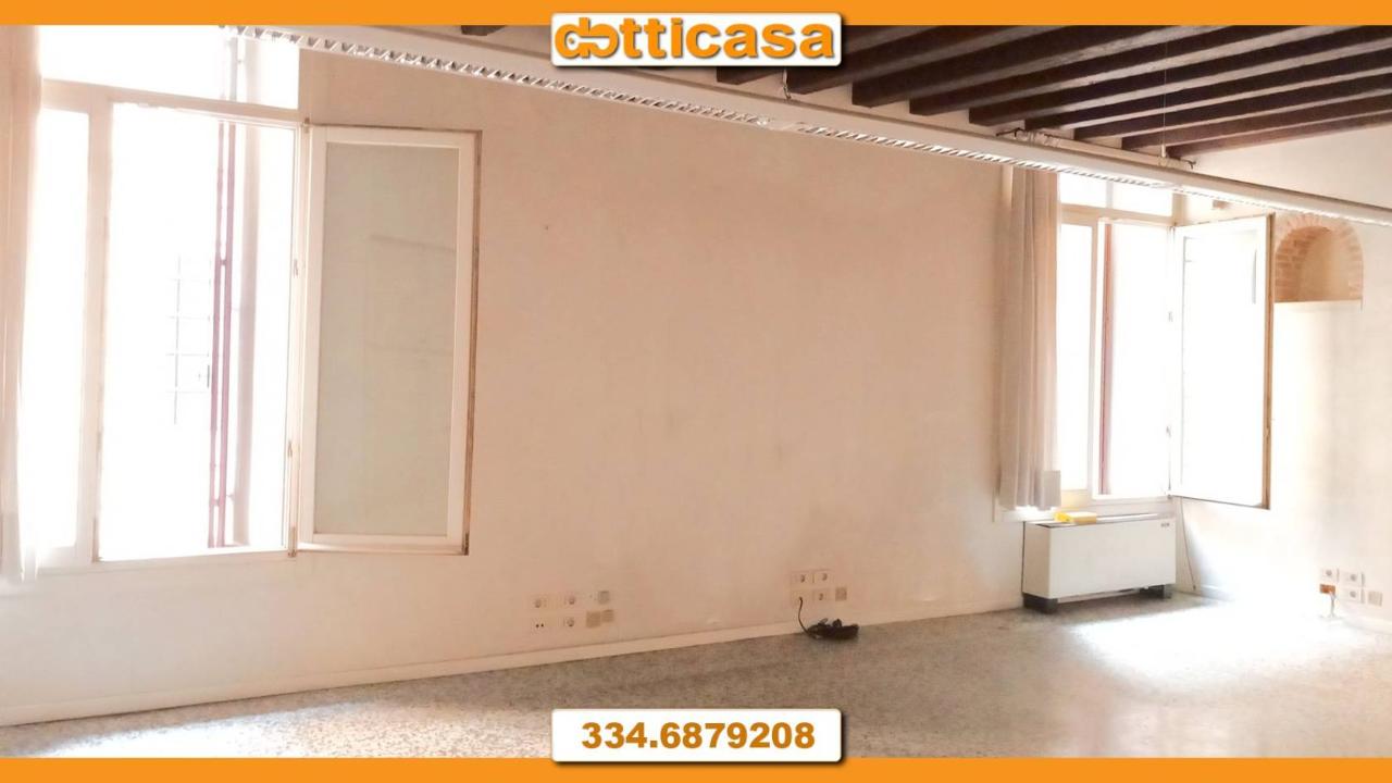 appartamento in vendita a Vicenza in zona Borgo Berga