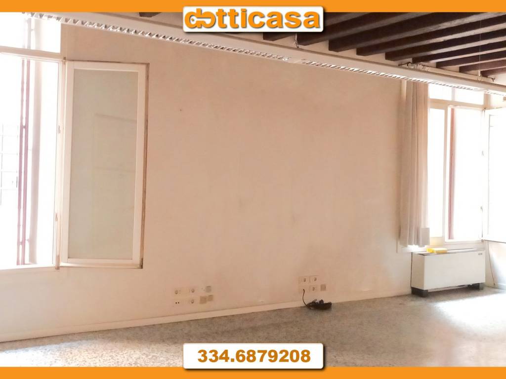 appartamento in vendita a Vicenza in zona Borgo Berga