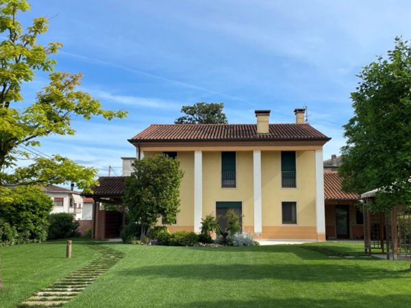 casa indipendente in vendita a Vicenza in zona Centro Storico