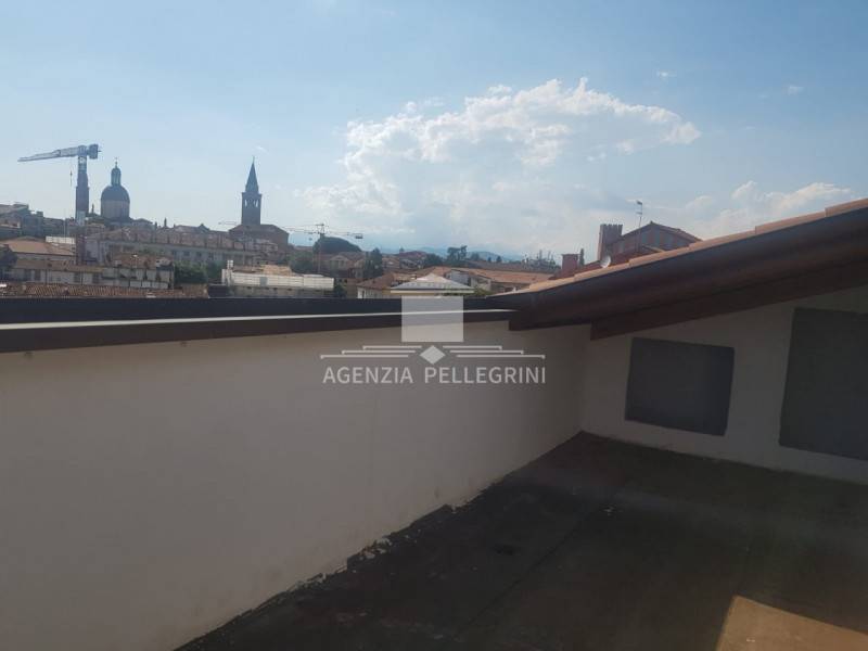 appartamento in vendita a Vicenza in zona Centro Storico