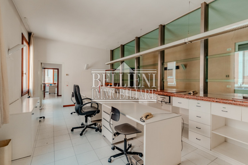ufficio in vendita a Vicenza in zona Centro Storico