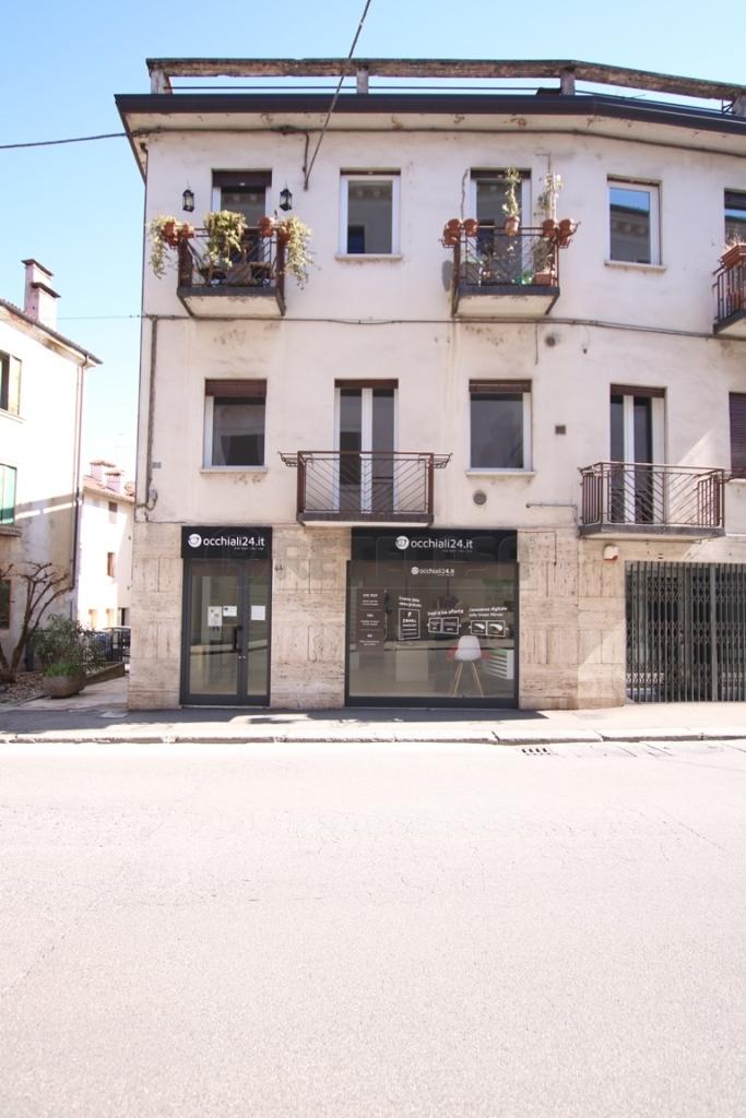 locale commerciale in vendita a Vicenza