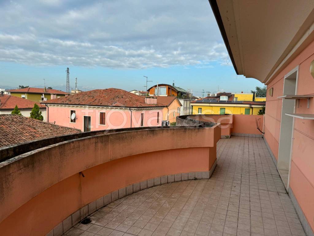 appartamento in vendita a Vicenza in zona Ferrovieri
