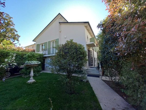 casa indipendente in vendita a Vicenza in zona San Bortolo/San Paolo