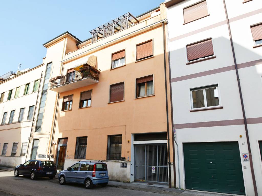 appartamento in vendita a Vicenza in zona San Bortolo/San Paolo