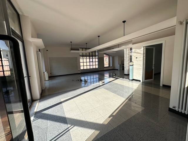 ufficio in vendita a Vicenza in zona Cattane