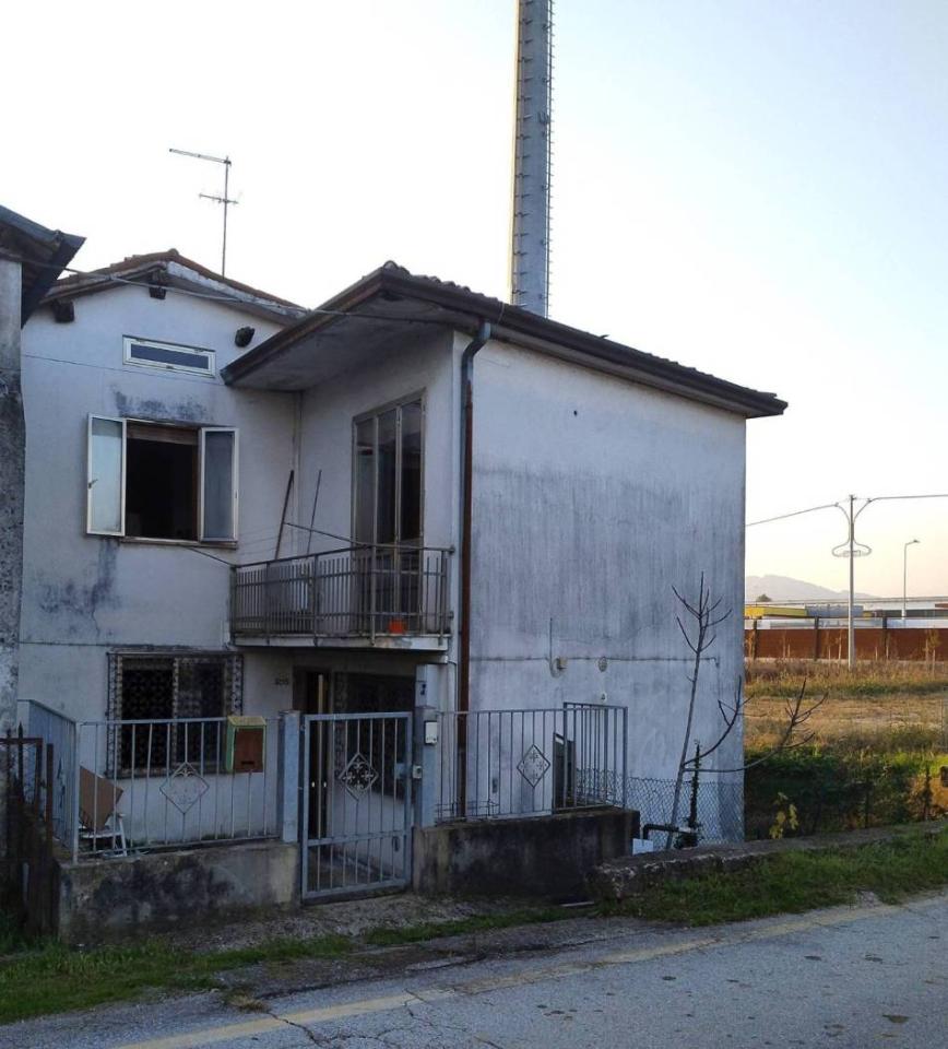 appartamento in vendita a Vicenza in zona Maddalene