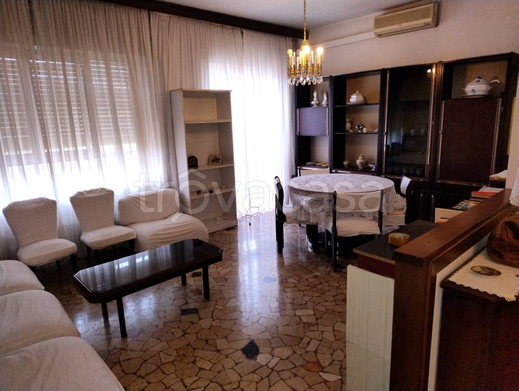 appartamento in vendita a Vicenza in zona Villaggio del Sole