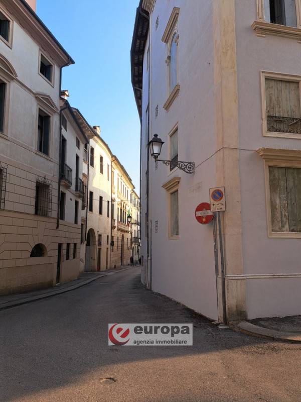 appartamento in vendita a Vicenza in zona Centro Storico