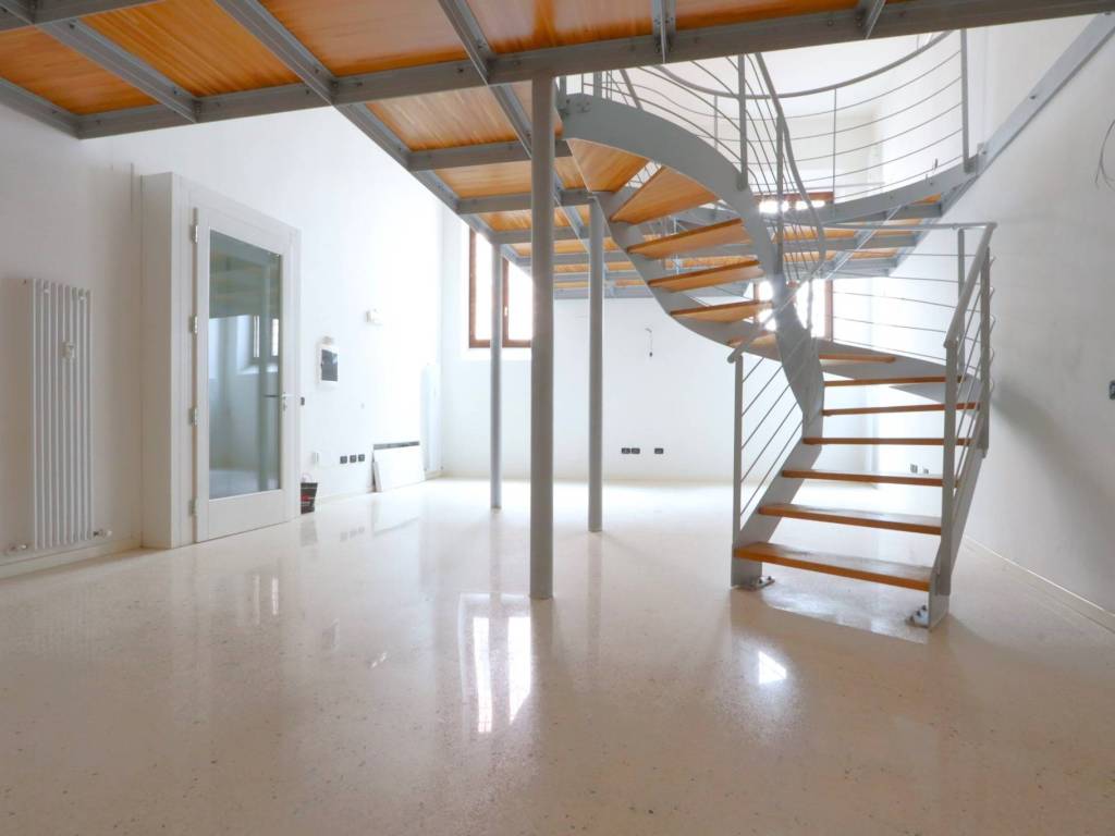 appartamento in vendita a Vicenza in zona Centro Storico