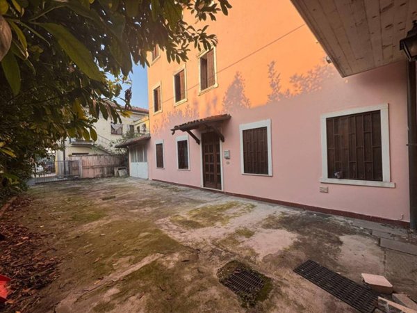 casa indipendente in vendita a Vicenza in zona Ferrovieri