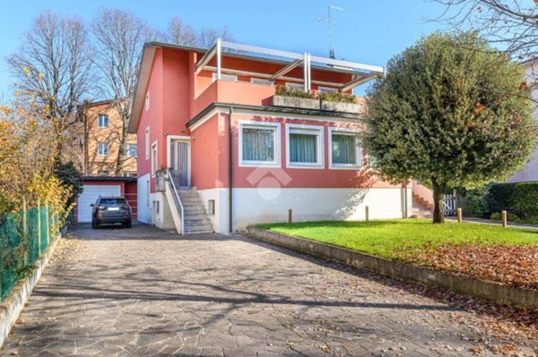 casa indipendente in vendita a Vicenza in zona San Bortolo/San Paolo