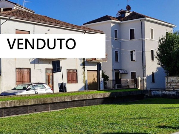 casa indipendente in vendita a Vicenza in zona Centro Storico
