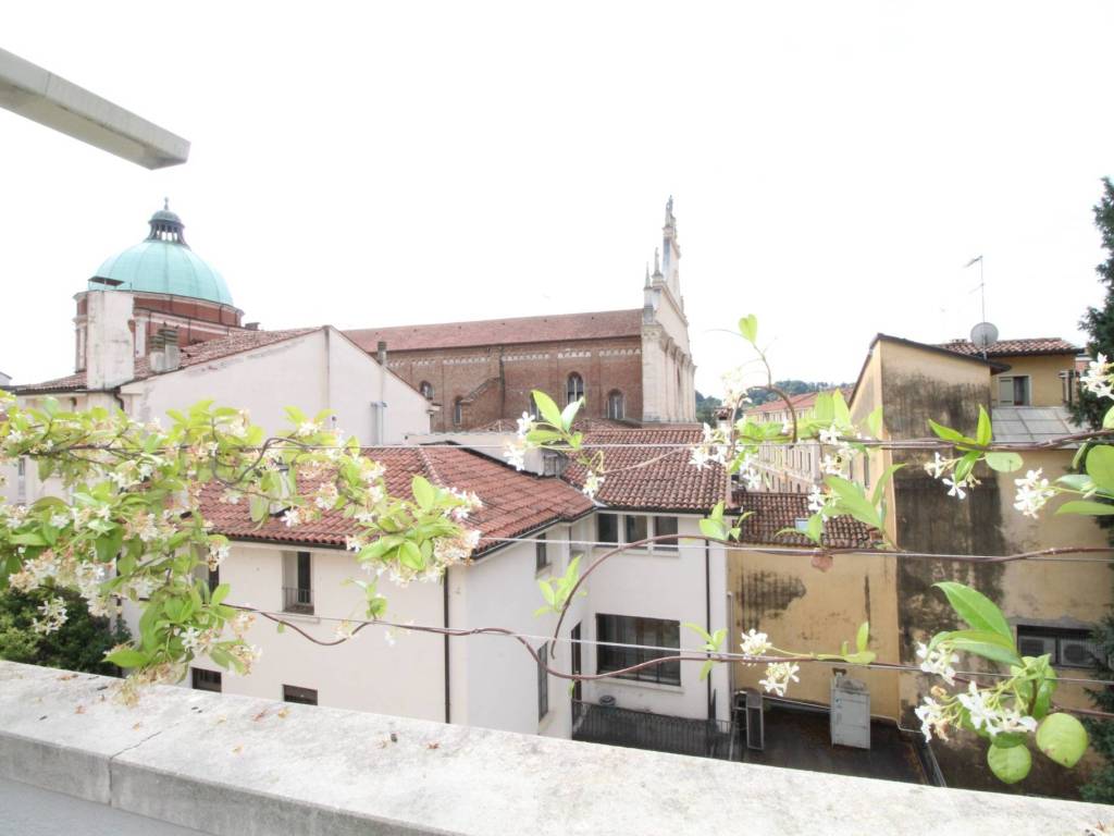 appartamento in vendita a Vicenza in zona Borgo Berga