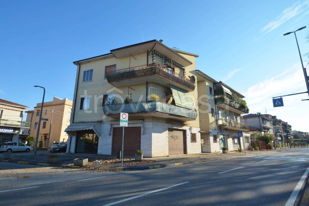 appartamento in vendita a Vicenza in zona Saviabona