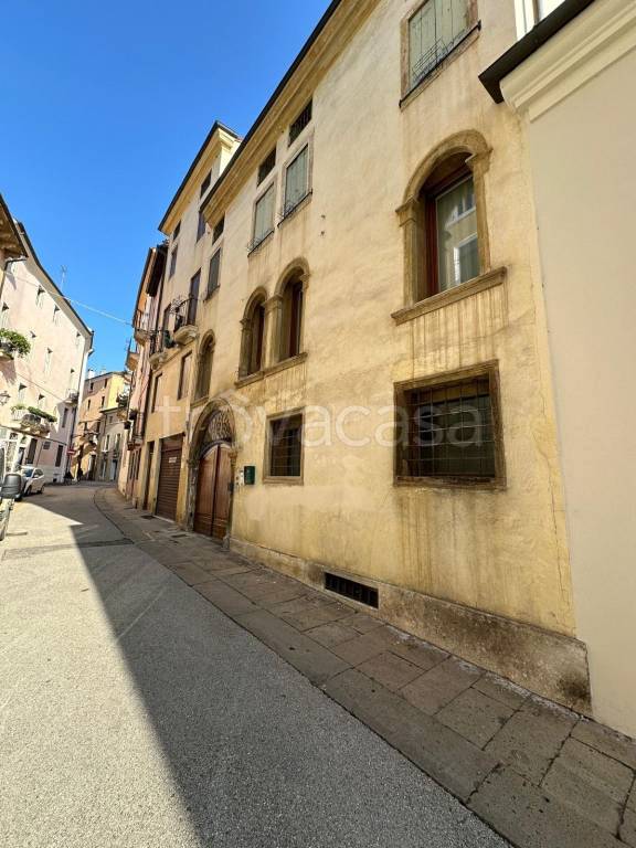 appartamento in vendita a Vicenza in zona Centro Storico