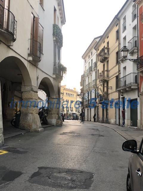 appartamento in vendita a Vicenza in zona Centro Storico