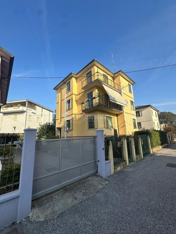 appartamento in vendita a Vicenza in zona Cattane