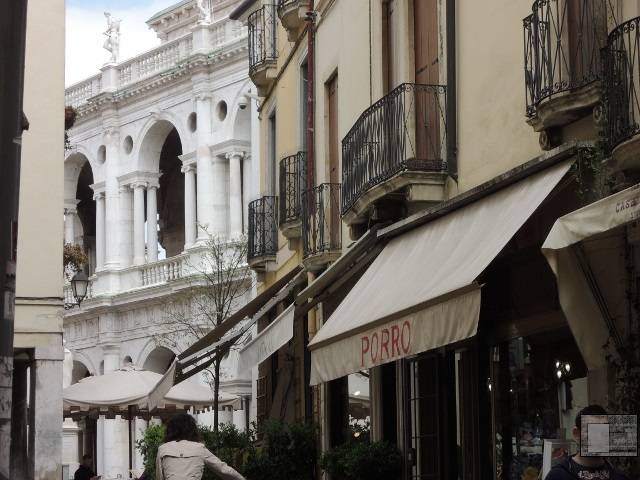 intera palazzina in vendita a Vicenza in zona Centro Storico