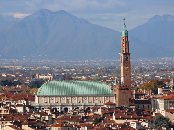 appartamento in vendita a Vicenza in zona Centro Storico