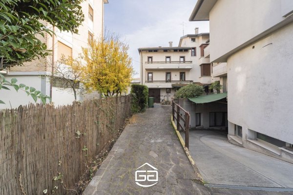 casa indipendente in vendita a Vicenza in zona Centro Storico