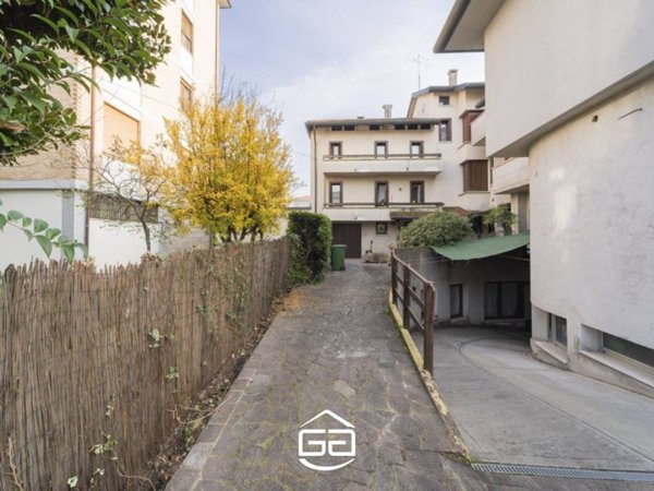 casa indipendente in vendita a Vicenza in zona Centro Storico