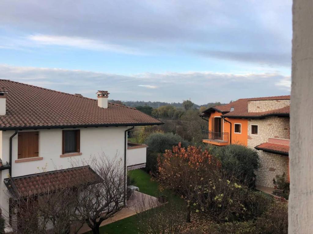 appartamento in vendita a Vicenza in zona Cattane