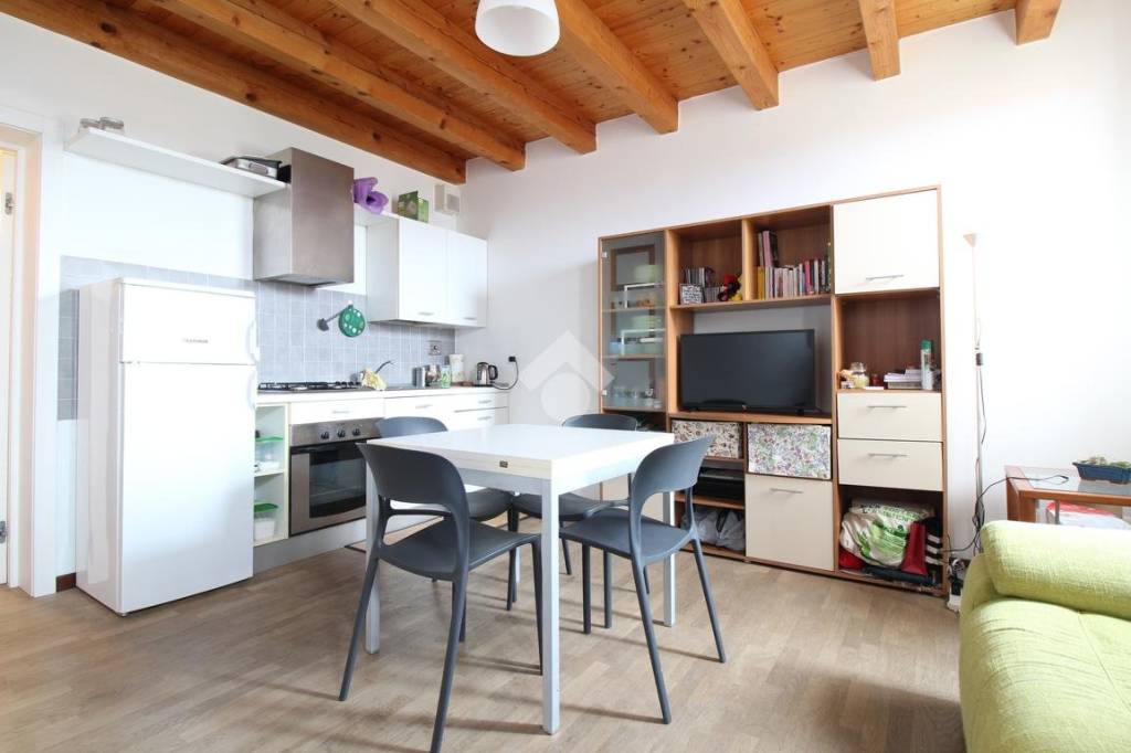 appartamento in vendita a Vicenza in zona Saviabona