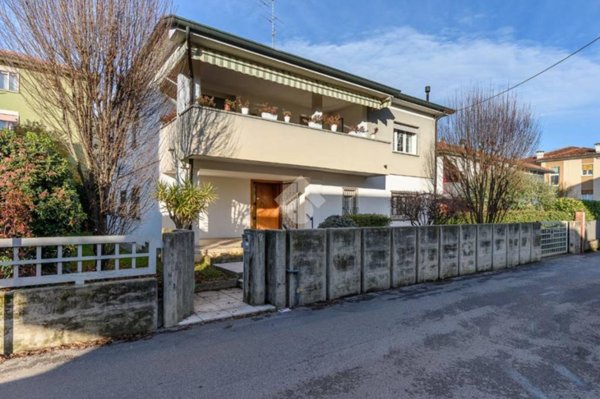 casa indipendente in vendita a Vicenza in zona San Bortolo/San Paolo