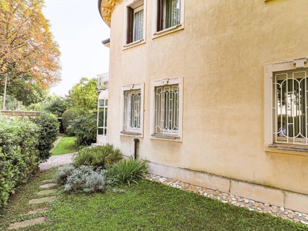 casa indipendente in vendita a Vicenza in zona Borgo Berga